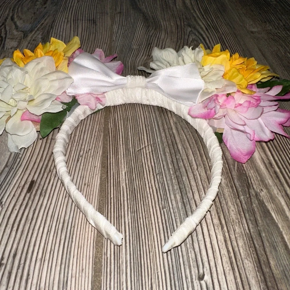 Disney Flower  Mickey Mouse Ears Handmade 
Soft Comfortable Flirwl Lightweight - Picture 4 of 6